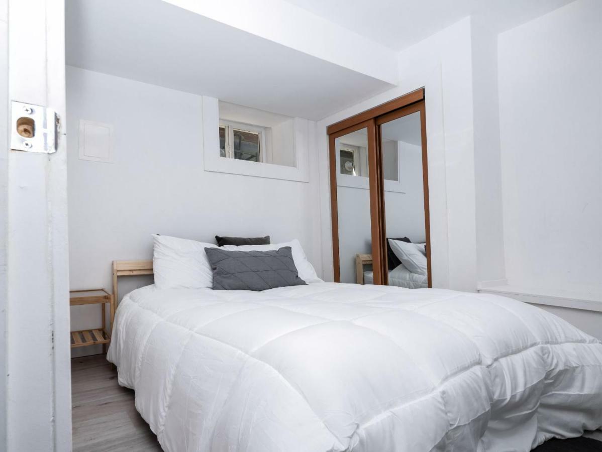 Cosy 1 Bedroom Suite In Leslieville Toronto Bagian luar foto