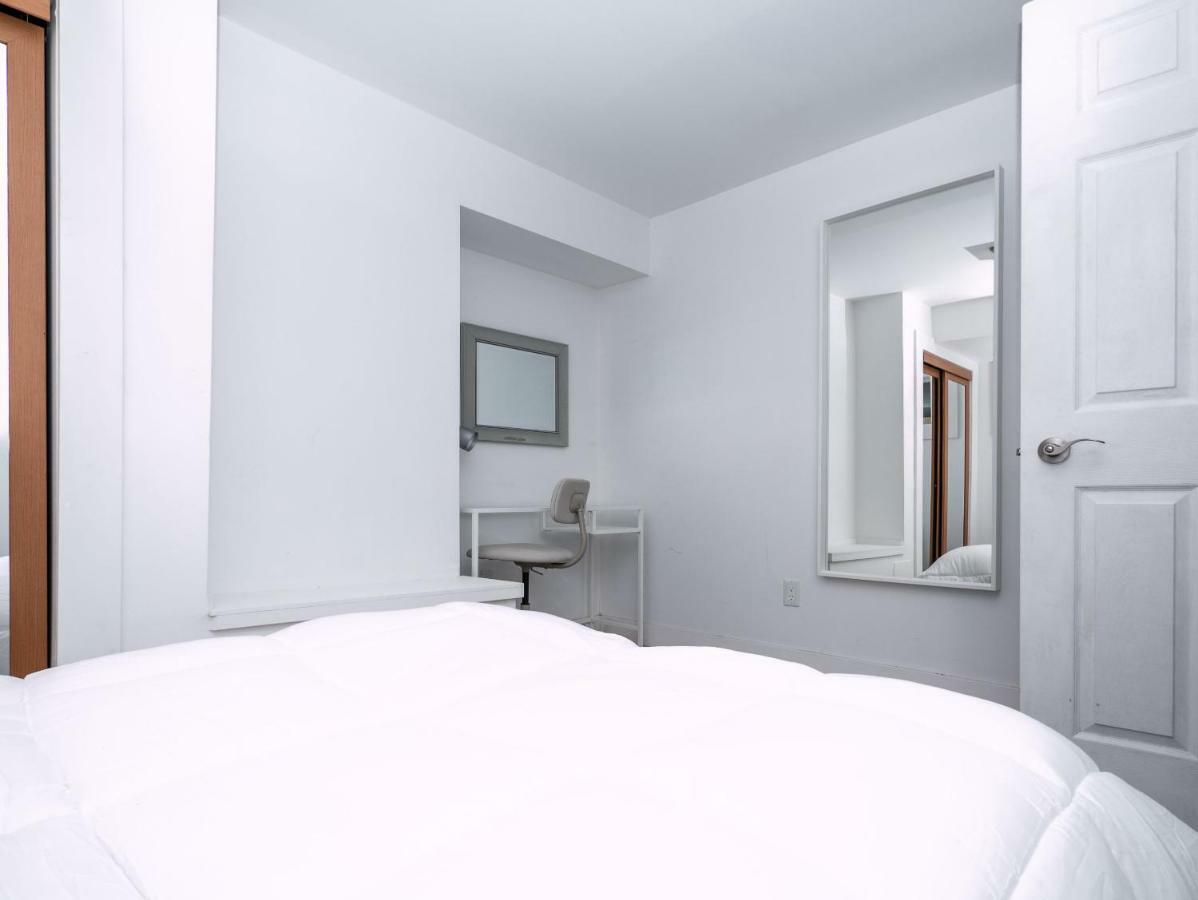 Cosy 1 Bedroom Suite In Leslieville Toronto Bagian luar foto